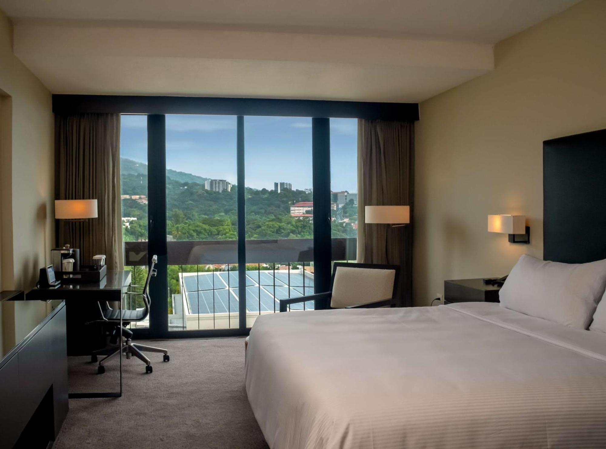 מלון Hilton סאן סלבדור מראה חיצוני תמונה